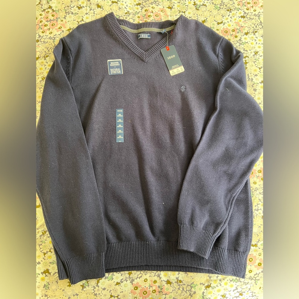 Izod long sleeve knit sweater